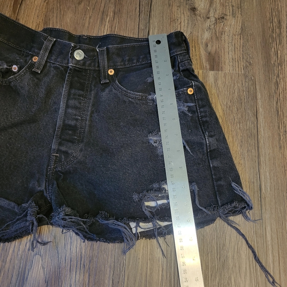 Vintage Levis 501 Button Fly Black Denim Distressed Cut Off Shorts - Picture 12 of 12